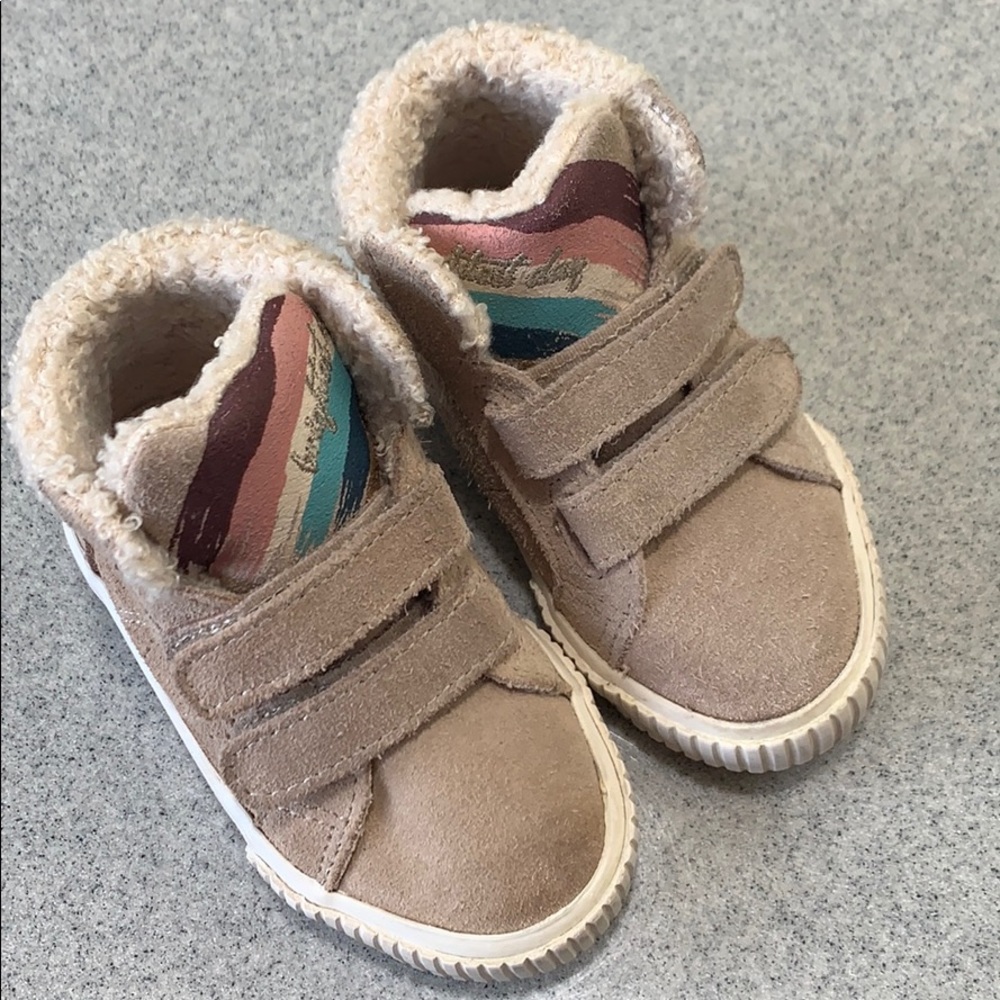 Baby girl leather shoes